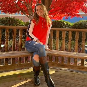 Meet your Posher, Delaney